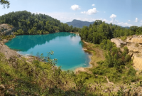 Danau Biru Sawahlunto: Pesona Bekas Tambang yang Menawan